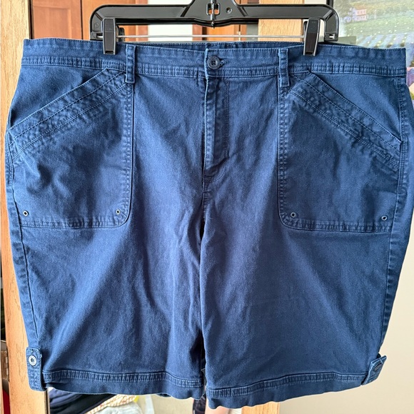 Gloria Vanderbilt Navy Blue Shorts - Picture 1 of 3